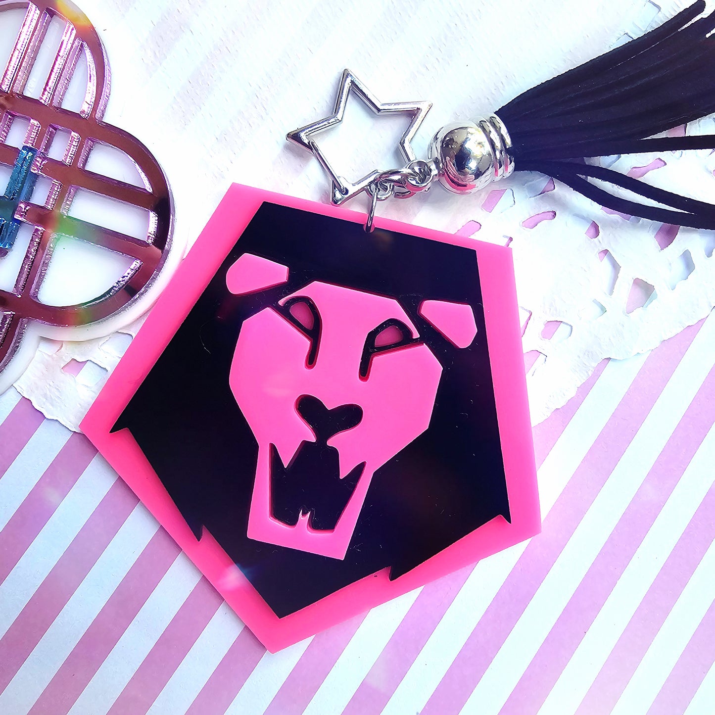 | Huntrix Keychain | Kpop Demon Hunters Keychain | Saja Boys Charm Kpop Keychain | Huntrix Charm