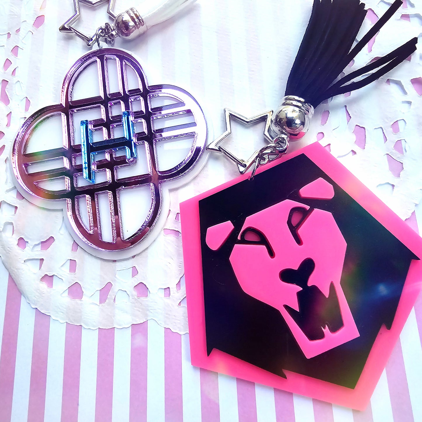 | Huntrix Keychain | Kpop Demon Hunters Keychain | Saja Boys Charm Kpop Keychain | Huntrix Charm